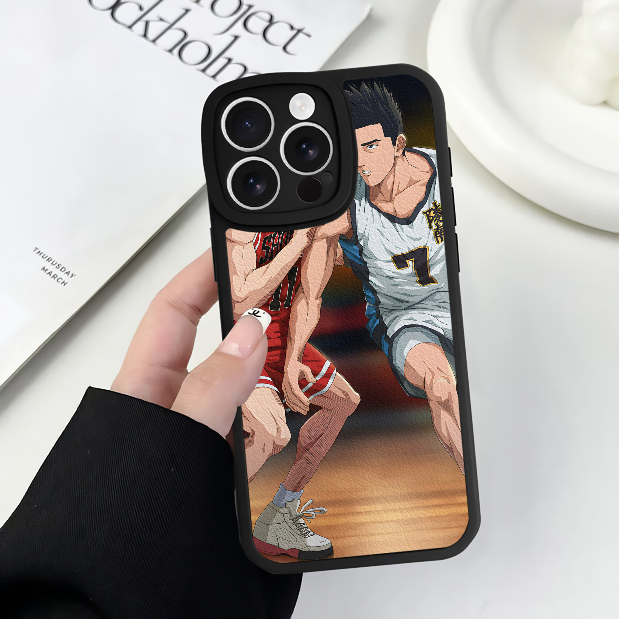 （画像用） SLAM DUNK／スラムダンク 【iPhone 16シリーズ対応】シリコンスマホケース（レザー調） 材質：シリコン